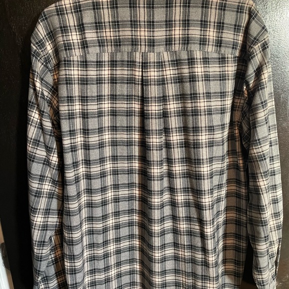 Two (2) LL Bean Men’s Flannel Button Down Shirts
Size Medium - Picture 6 of 7